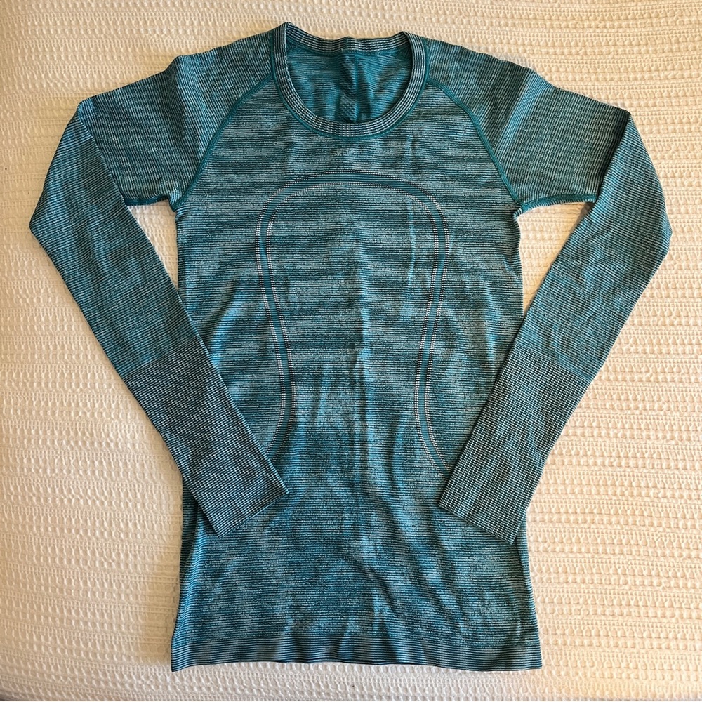 Lululemon Swiftly Tech Long Sleeve • Size 6, Indian Ocean / Black
